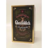 Glenfiddich 18 year old Whiskey in ceramic flask and original box. Condition report: see terms and