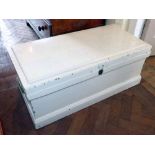 Painted joiners tool chest (locked with no key). Condition report: see terms and conditions