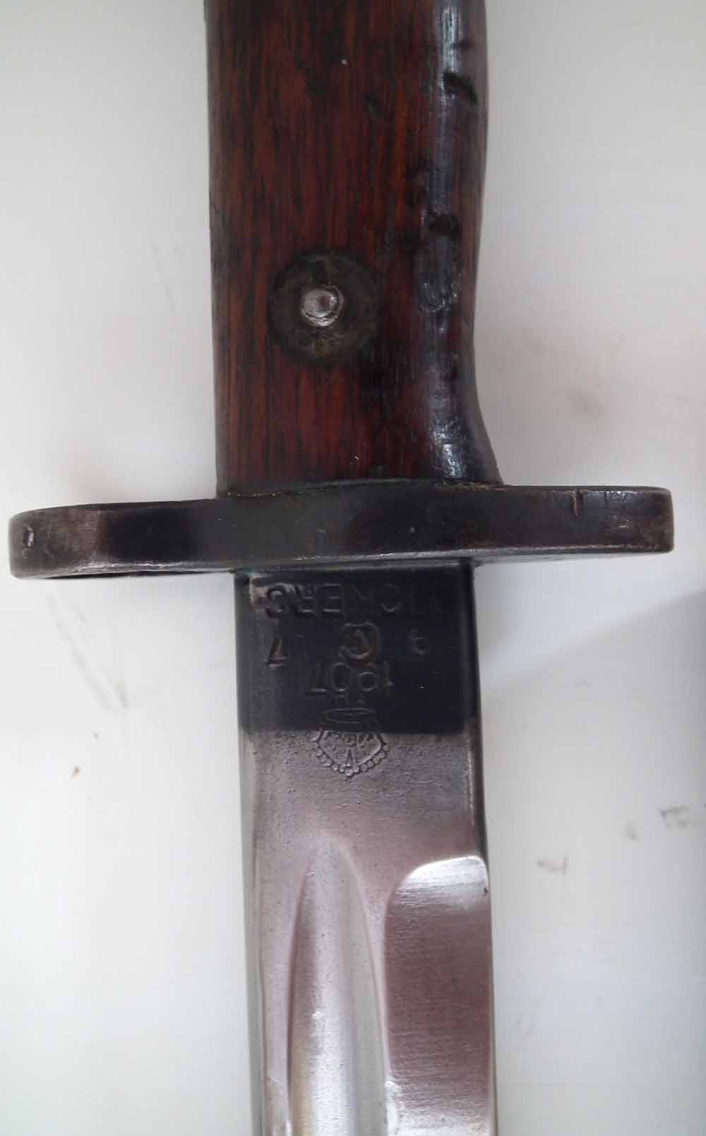 1888 pattern Lee Metford rifle bayonet and scabbard by Wilkinson, dated 12 '97, also a S.M.L.E. - Image 4 of 12