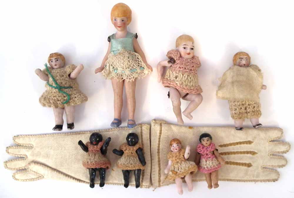 Eight miniature bisque dolls Hertwig or Carl Horn, with jointed legs and arms, also a pair of - Image 2 of 10
