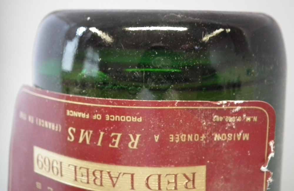 Nine bottles of Lanson Pere and Fils Red Label Champagne 1969, (9) Condition report: Most with - Image 9 of 11