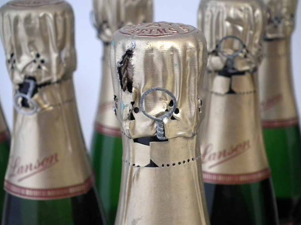 Nine bottles of Lanson Pere and Fils Red Label Champagne 1969, (9) Condition report: Most with - Image 3 of 11