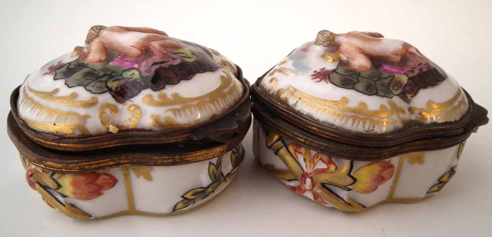 Five boxes, to include two enamel boxes painted with landscapes, another with 'A Trifle from - Image 8 of 12