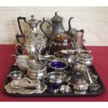 Quantity of mixed plated ware and pewter. Condition report: see terms and conditions