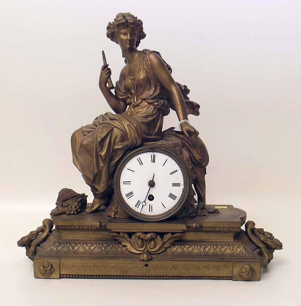 Victorian gilt mantel clock. Condition report: see terms and conditions
