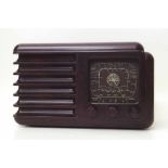 Derwent vintage mains radio in brown Bakelite case. Condition report: see terms and conditions