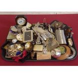 Collection of mixed cabinet curios, treen collectors items and other miniatures. Condition report: