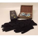 Quantity Costume Jewellery and 2 boxes Condition report: see terms and conditions