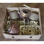 Collection of mixed brass and copper ware. Condition report: see terms and conditions