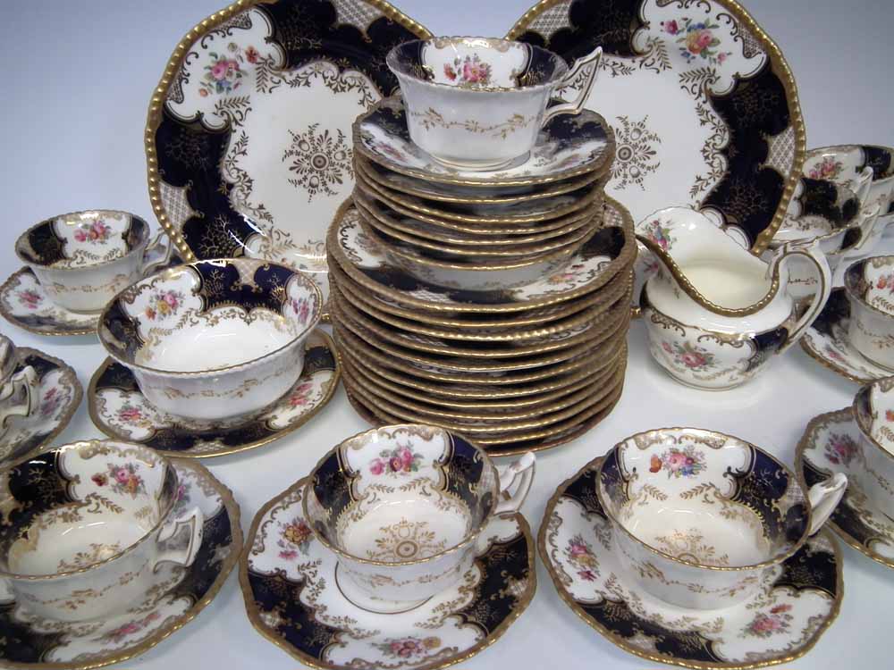 Coalport 'Batwing' teaservice, to include one 15cm plate, twelve cups, eight flat profile saucers - Image 2 of 6