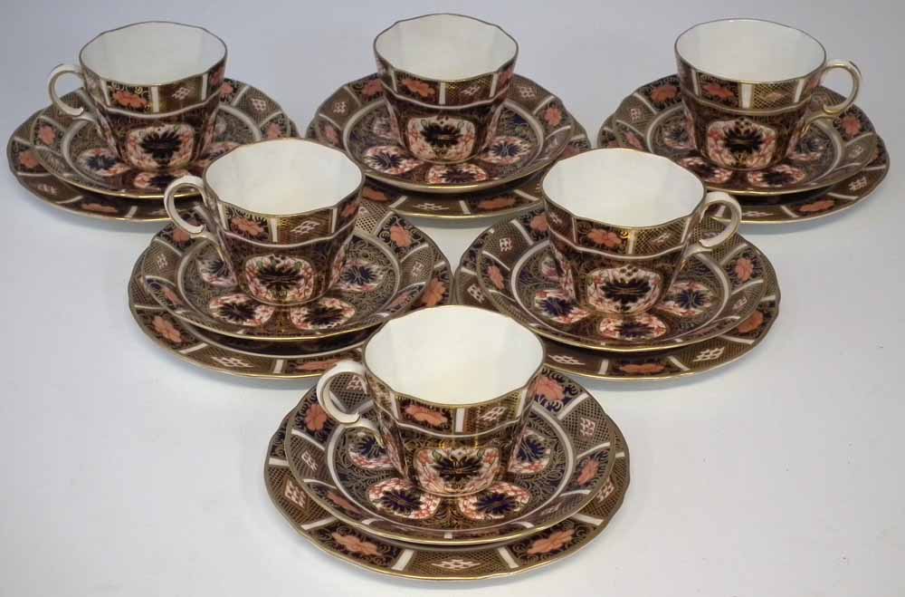 Royal Crown Derby tea set, decorated with imari 1128 pattern, comprising of six cups, saucers and