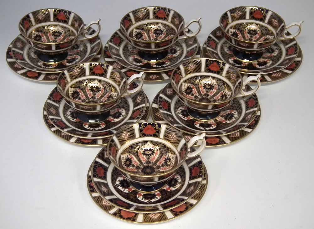 Royal Crown Derby tea set, decorated with imari 1128 pattern, comprising of six cups, saucers and