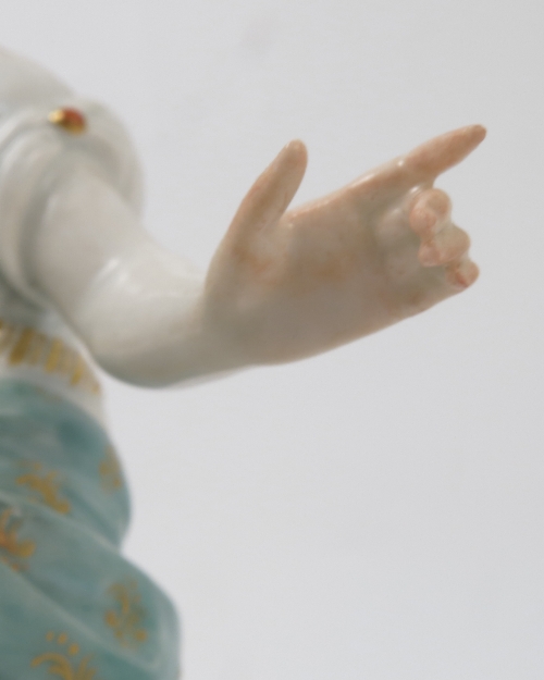 A late 19th century Continental porcelain figure group, of Venus disarming Cupid, - Image 5 of 10