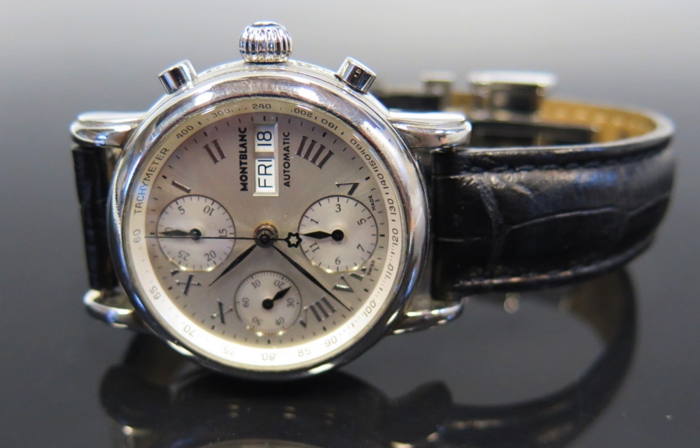 A Montblanc Meisterstück 4810 Gent's Automatic Chronograph Wristwatch with original strap _running