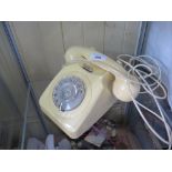 CREAM PLASTIC TELEPHONE