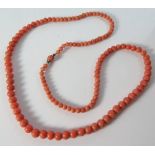 A Coral Bead Necklace, 25g