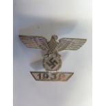 NAZI PARTY 1939 BADGE