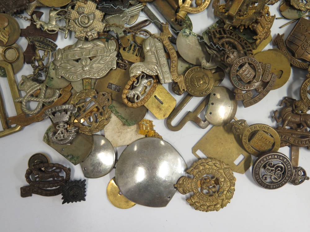 BAG OF MILITARY CAP BADGES ETC - Image 2 of 6