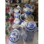 SELECTION OF BLUE AND WHITE WARE ETC