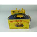 Matchbox MB 8c Caterpillar Tractor in yellow, metal rollers, correct picture boxed _ near mint