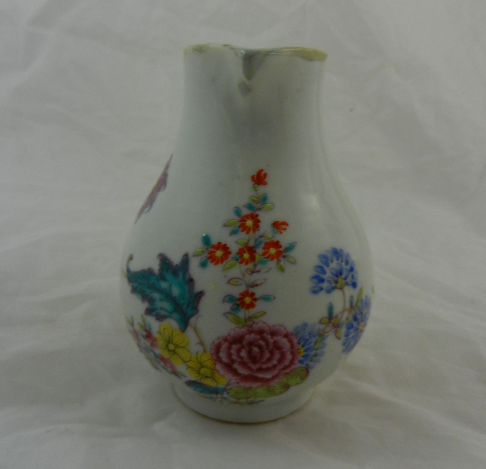 A Chinese famillè rose porcelain Qianlong cream jug, - Image 9 of 9