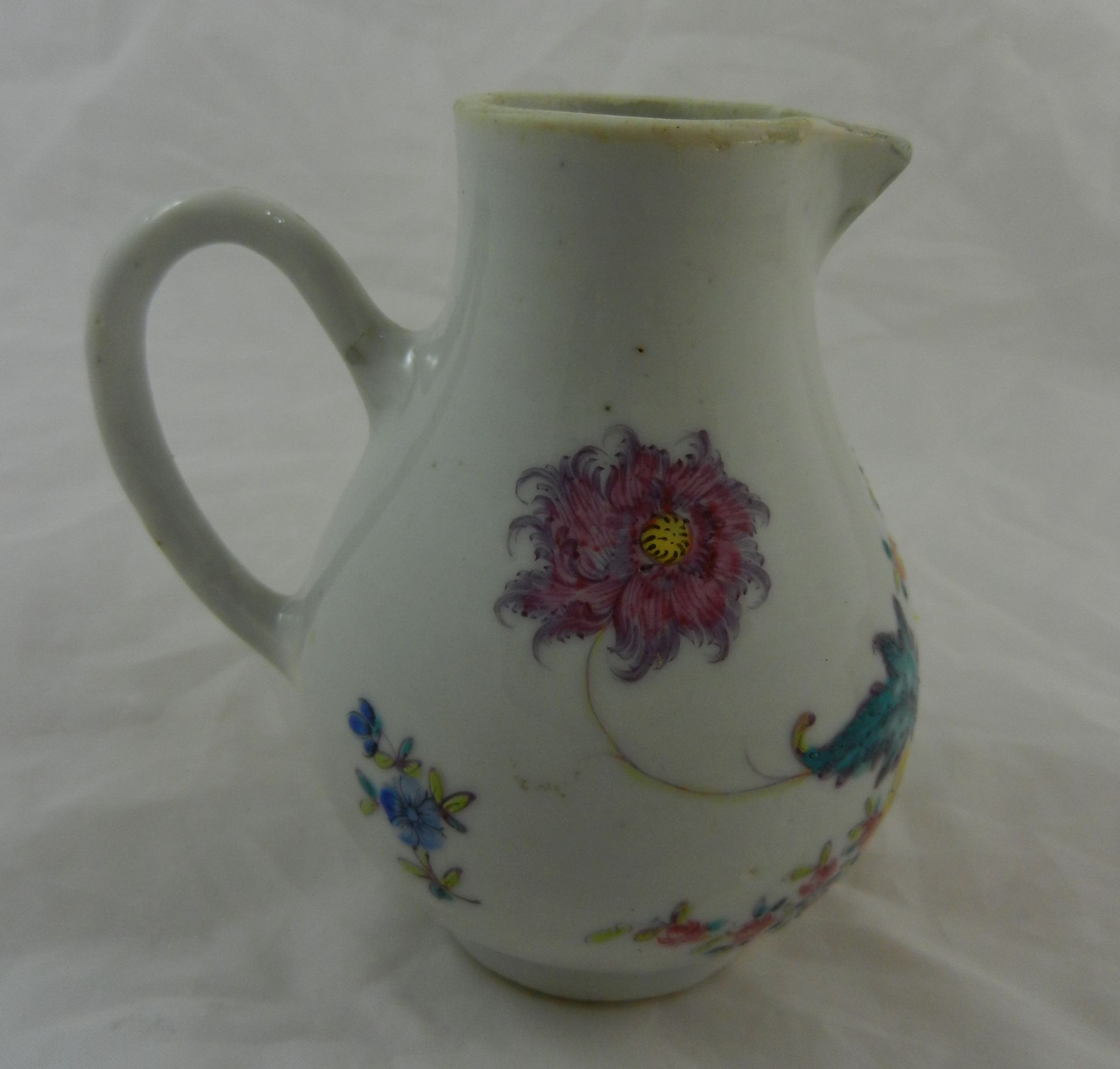 A Chinese famillè rose porcelain Qianlong cream jug, - Image 8 of 9