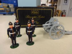 Bitains Toy Soldiers 8913 4-5 Howitzer with 4 Man Review Order Detachment boxed set.