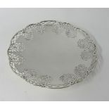 A modern silver pierced stem dish, hallmarked JB & S Ltd, weight 14.99oz.