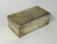 Walker & Hall, a silver rectangular cigarette box, 16cm x 10cm.