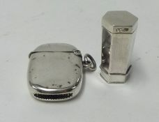 Two vesta silver cases, weight 28.60g.