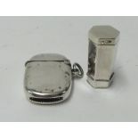 Two vesta silver cases, weight 28.60g.