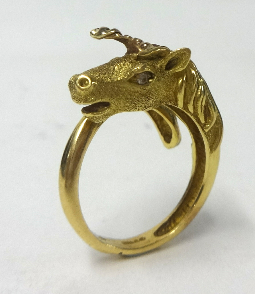 An 18ct Unicorn ring set with diamond eyes. Size L. - Image 2 of 2