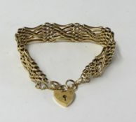 A 9ct gold gate bracelet, weight. 31g.