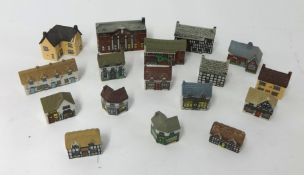 Collection of 17 Wade houses (some damage).