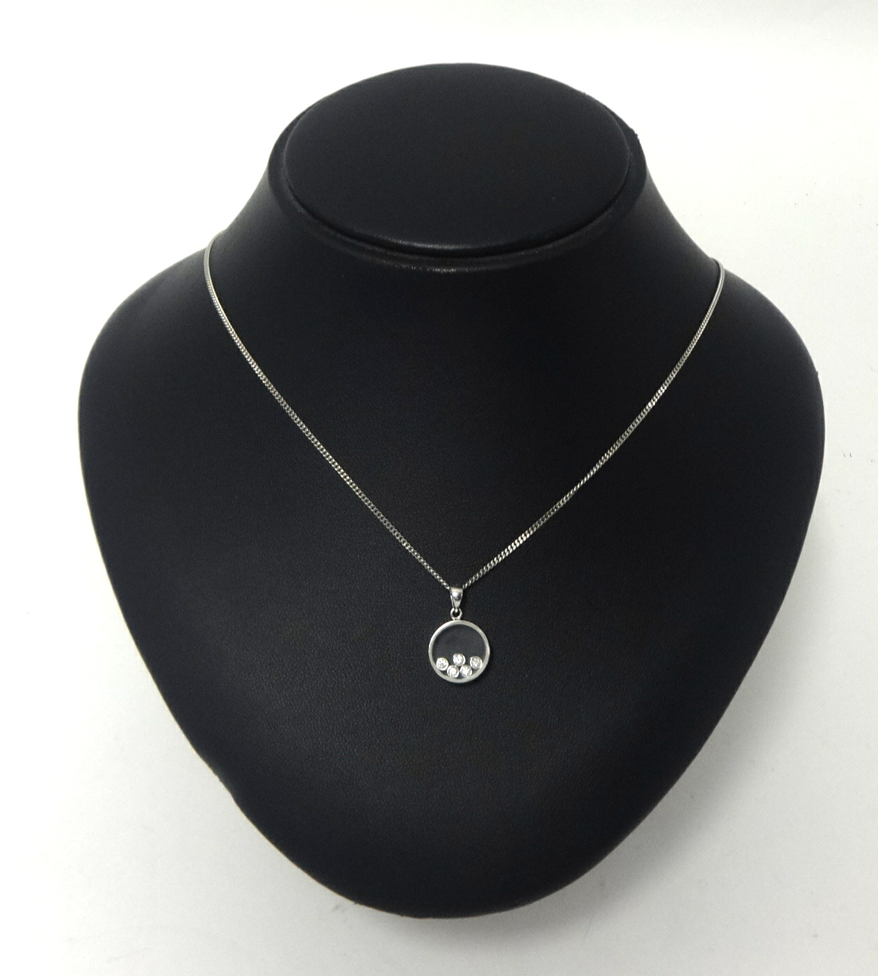 Two 18K pendants on chains, one set in white gold, with glass disc containing 5 diamonds, the - Image 2 of 2