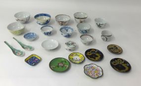 Collection of 19th century and other Chinese porcelain tea bowls and others (with damage)