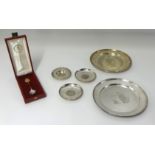 Four boxed silver Royal and other commemorative dishes and spoon including a 1977 Royal Jubilee