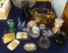 A collection of various art glassware, paperweights, Whitefriars etc (22)