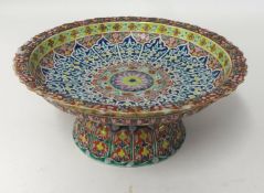 A large Chinese dish for the Thai market 19th century, 23cm diameter