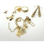 A mixed lot of gold jewellery including drop earrings, etc, approx 10gms.