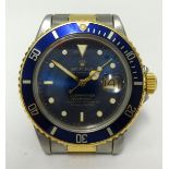 Rolex, Oyster Perpetual Date Submariner, a gents steel and gold wristwatch with blue dial, 1000