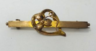 An Edwardian 9ct gold brooch, approx 1.70gms.