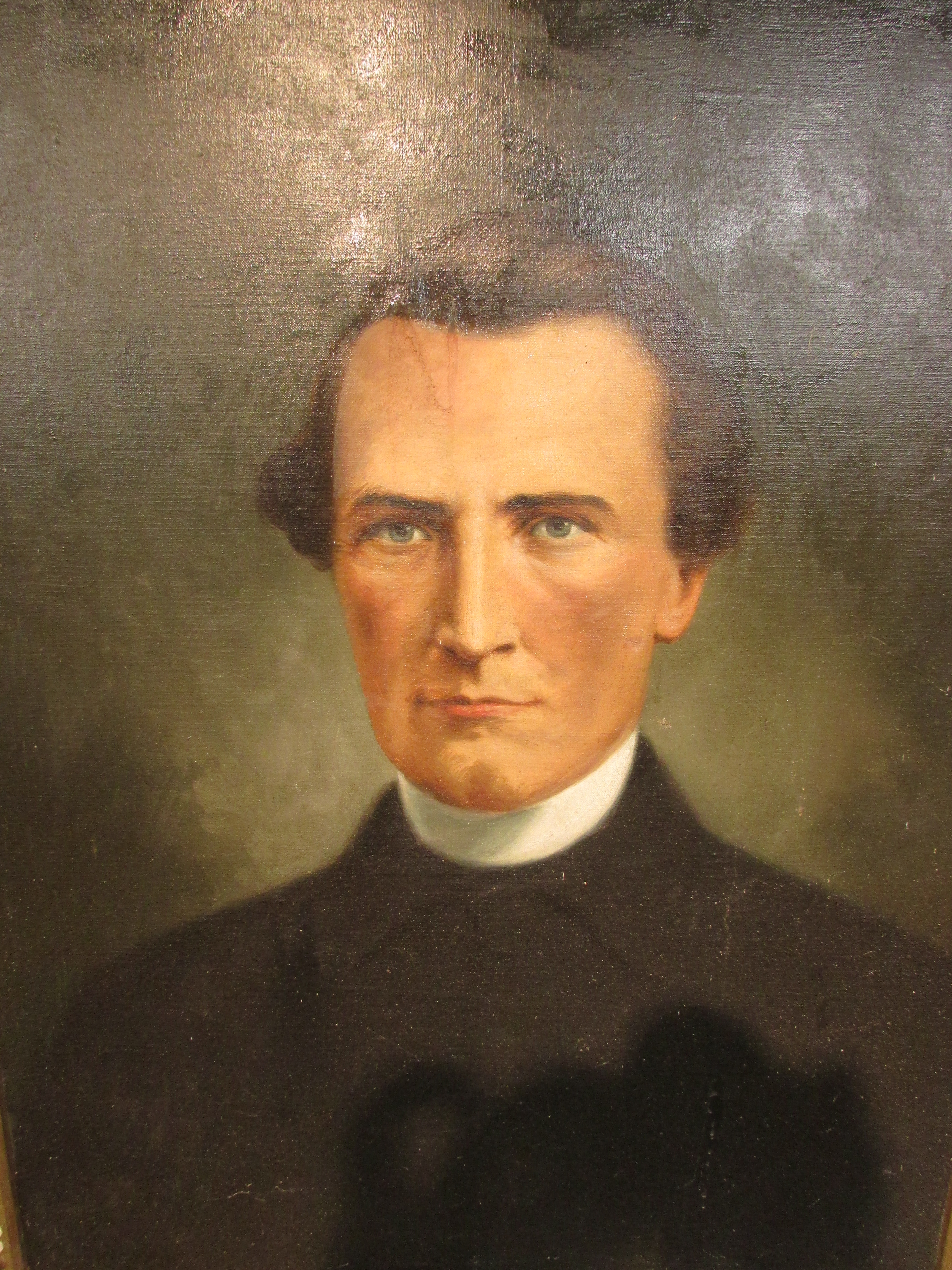 19th C oil on canvas head-and-shoulders portrait of vicar (74cm x 58cm) on a moulded gilt gesso