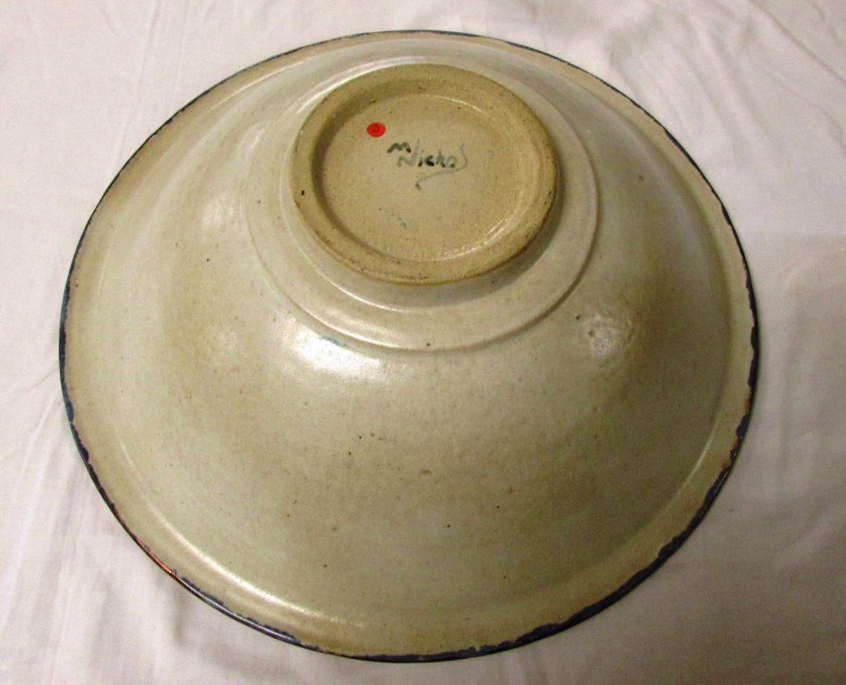 Raku style pottery bowl, exterior in plain cream glaze, interior with borders of shaped outlines - Image 4 of 5