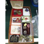 TRAY OF SMALL ITEMS INCLUDING 9-CARAT GOLD PENDANT, OLD CONTEMPTIBLES ASSOCIATION BADGE, ENAMEL