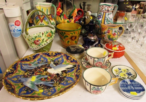 QUANTITY OF DECORATIVE CERAMIC WARE INCLUDING JUGS, POTS, CUPS AND COCKEREL