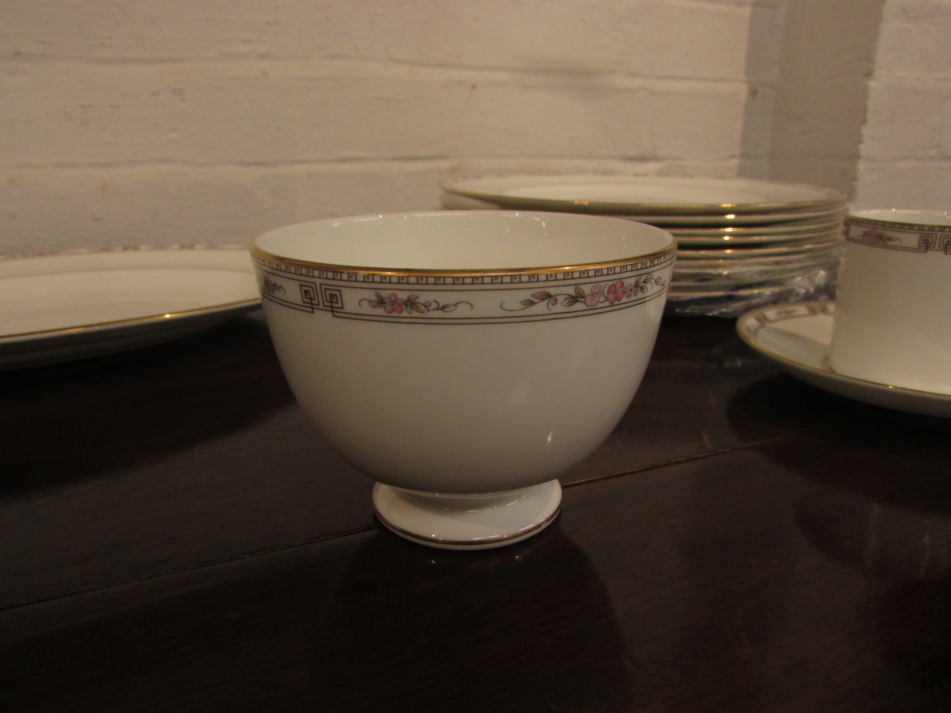 Wedgwood 'Colchester dinner and coffee ware comprising nine dinner plates, eight bowls, charger, - Image 3 of 5