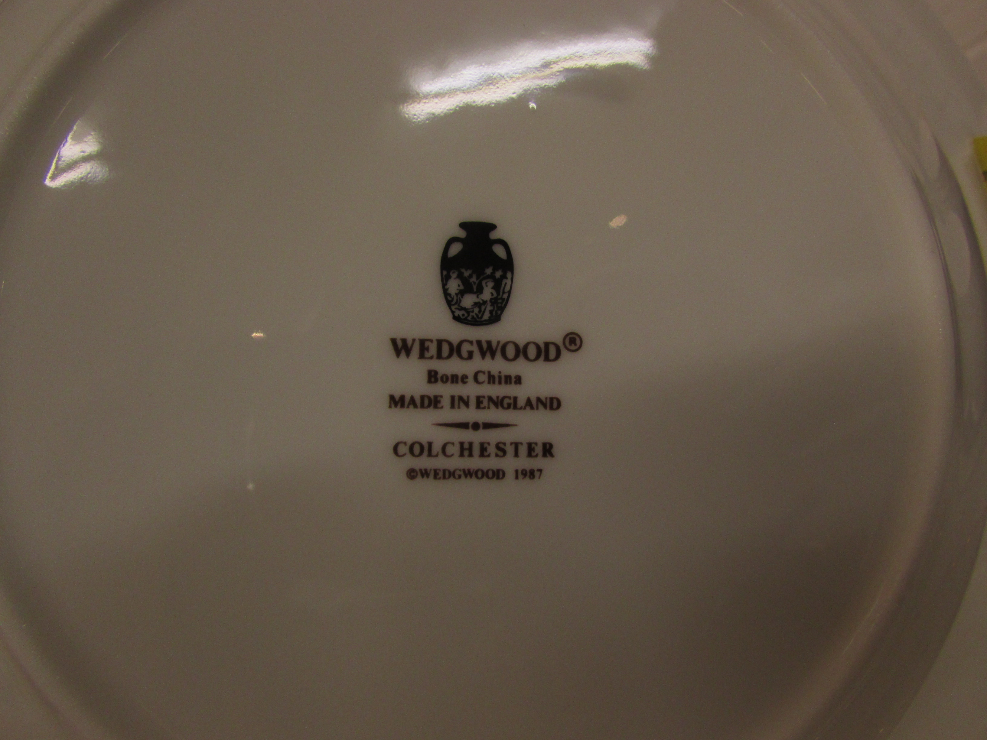 Wedgwood 'Colchester dinner and coffee ware comprising nine dinner plates, eight bowls, charger, - Image 5 of 5