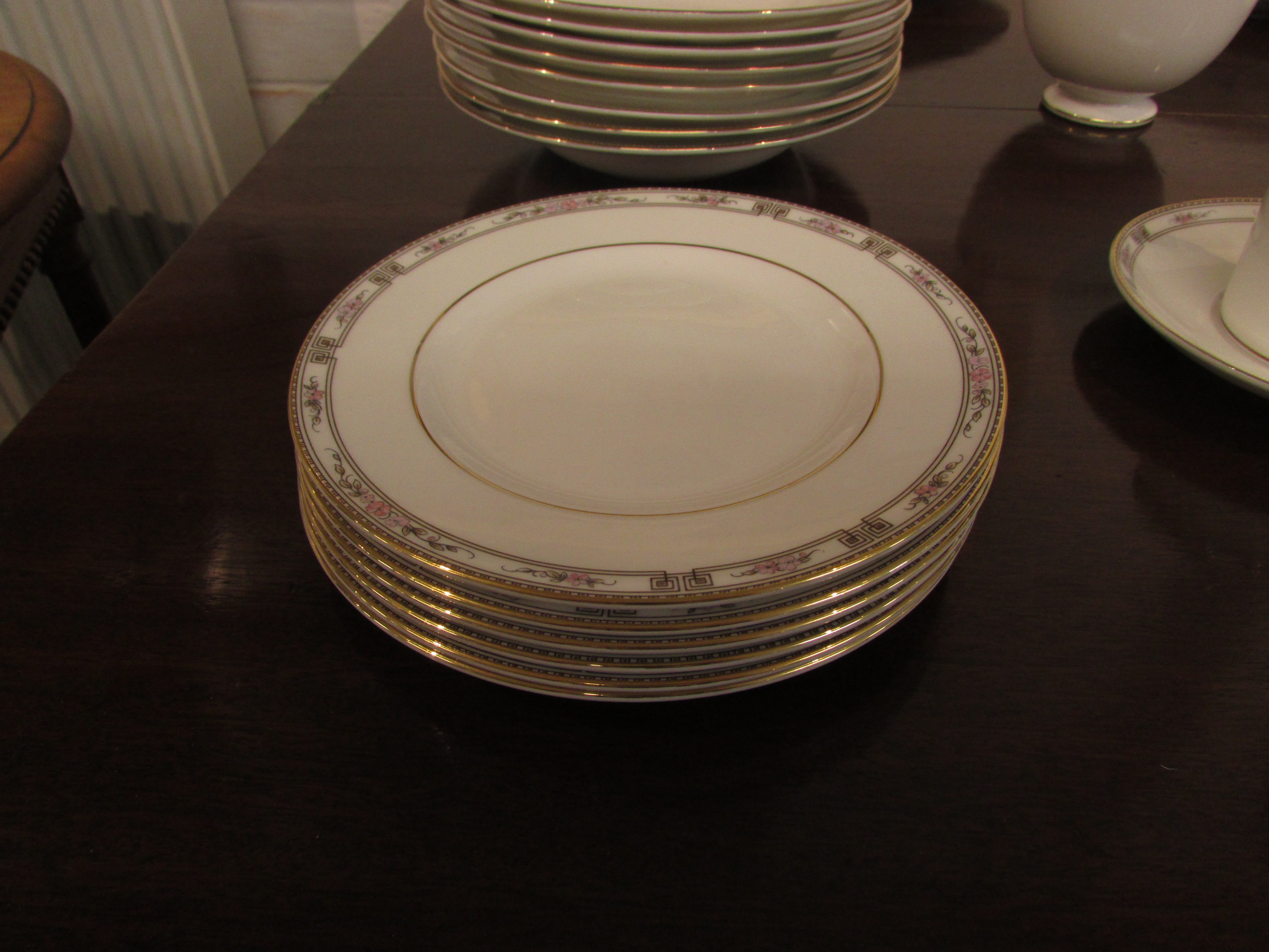 Wedgwood 'Colchester dinner and coffee ware comprising nine dinner plates, eight bowls, charger, - Image 4 of 5