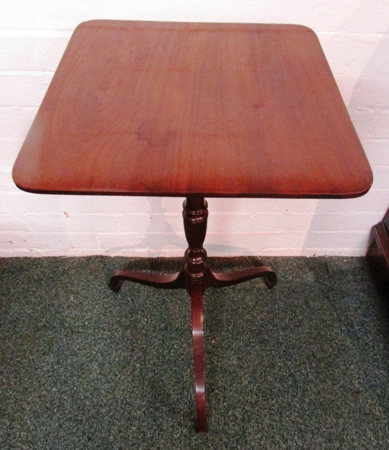 Slender late 19th century mahogany tripod single pedestal table with square top, the graceful S - Image 2 of 4